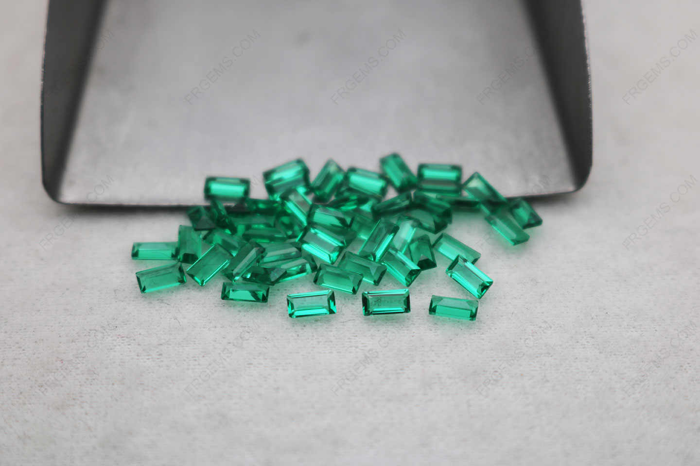 Wholesale Loose Nano Emerald Green Color Baguette Cut 2x4mm gemstones from China