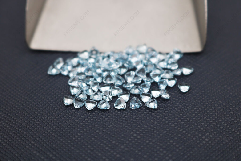 Spinel-Aqua-Blue-Color-106-Trillion-Shape-Faceted-Cut-3x3mm-gemstones-IMG_6155