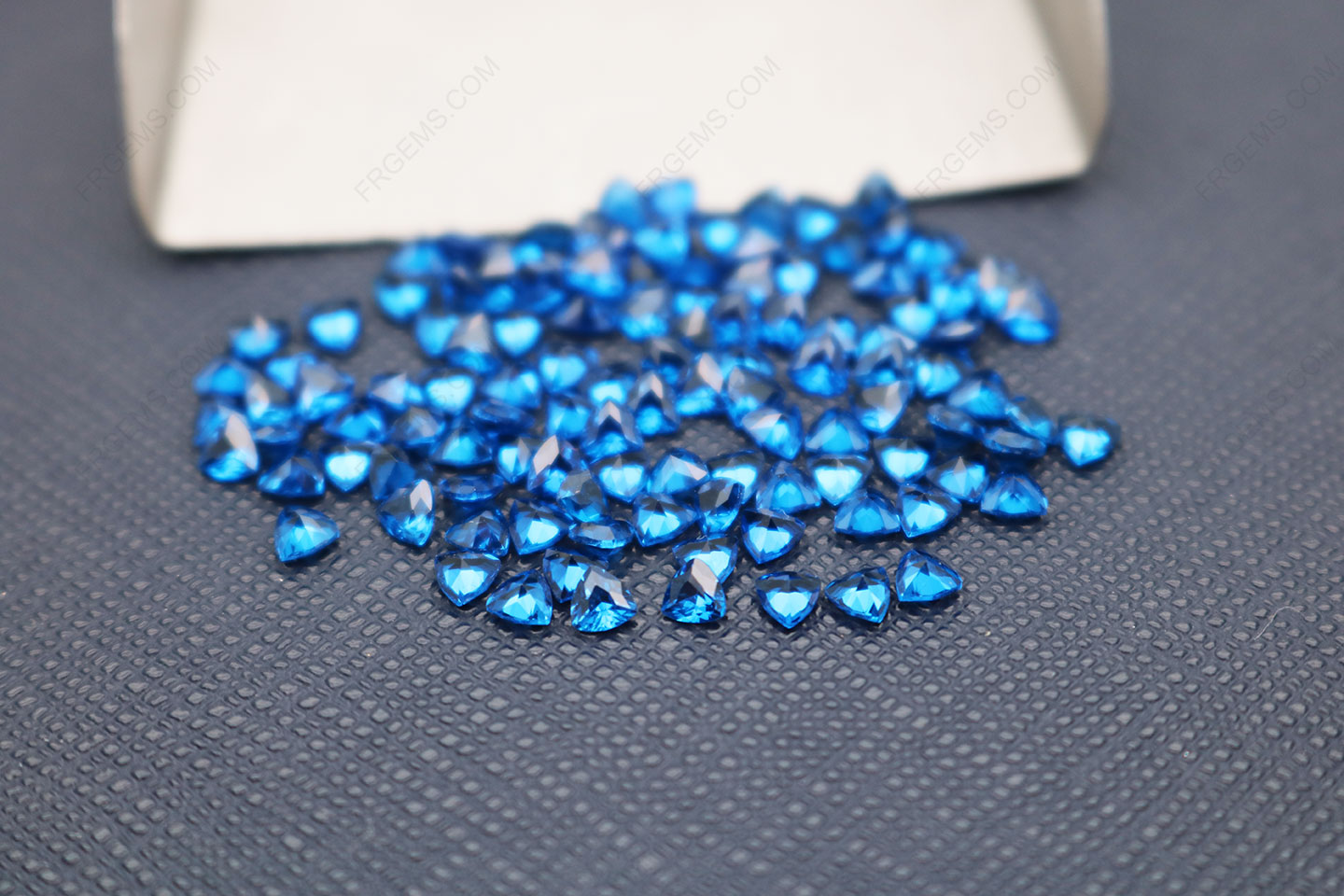 Spinel Blue Sapphire simulated Color #113 Trillion Shape Faceted Cut 3x3mm gemstones