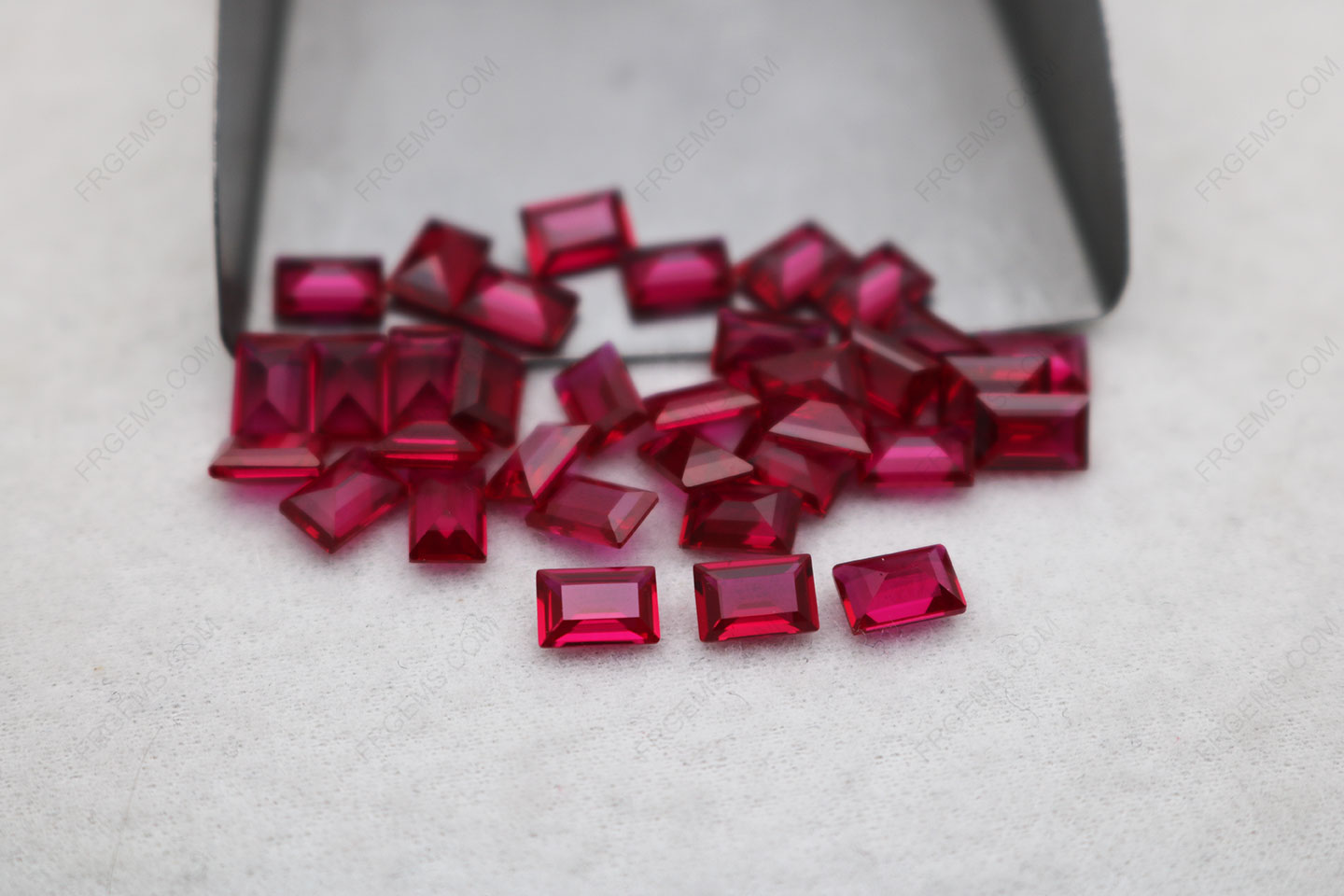 Corundum Ruby Red Dark #8 color Rectangle Shape Baguette Cut 6x4mm Gemstones Supplier IMG_6218