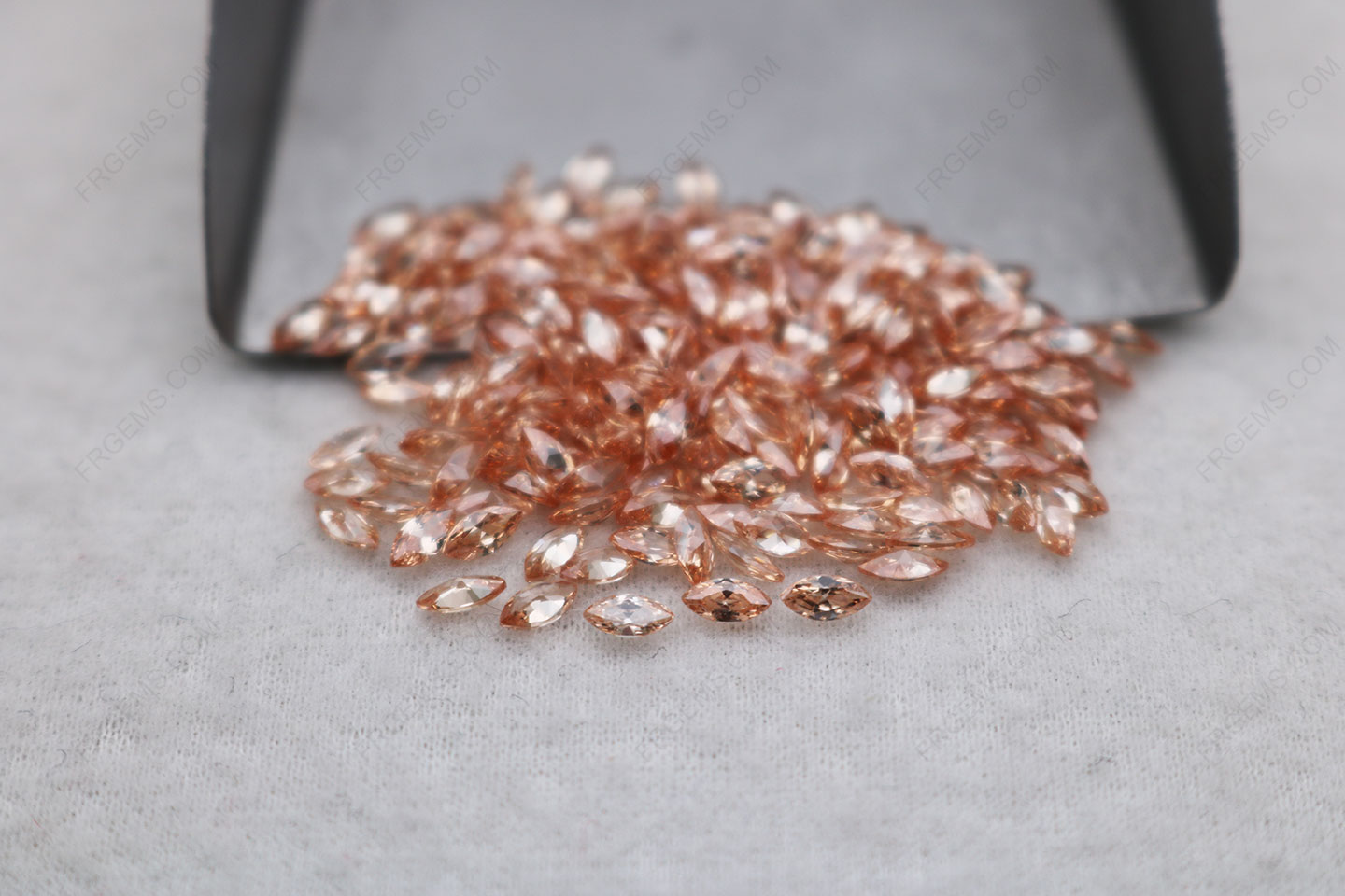 China Cubic Zirconia Champagne Light Color Marquise 2x4mm gemstones Wholesale