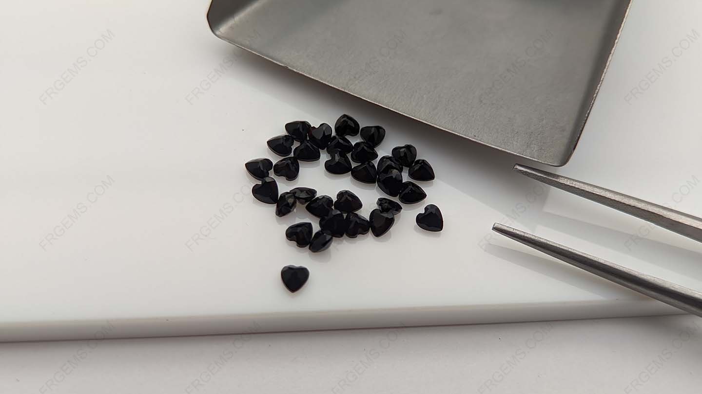 Genuine-Black-Onyx-Heart-Shaped-Faceted-3x3mm-Loose-Gemstones-Suppliers-China