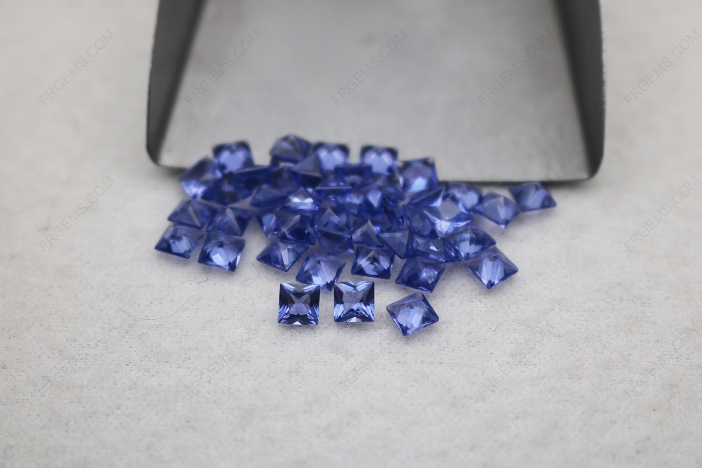China Nano Tanzanite Blue #127 color Square Shape Princess Cut 4x4mm Gemstones for sale
