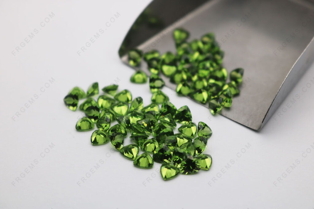 Loose-Nano-Crystal-Peridot-color-trillion-faceted-Gemstones-Wholesale-IMG_6298
