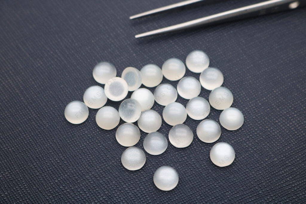 Loose-white-Moonstone-Round-shaped-cabochon-8mm-gemstones-wholesale-China-IMG_6316