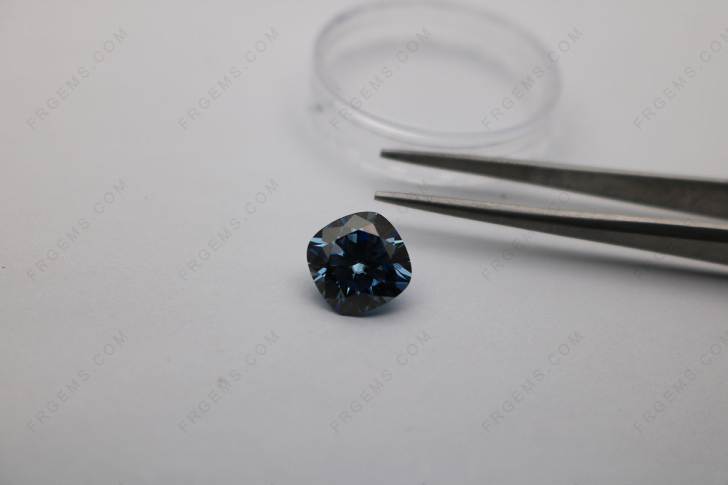 Wholesale Diamond Blue Color Moissanite Cushion Shape Faceted Brilliant Cut 10x10mm loose stones