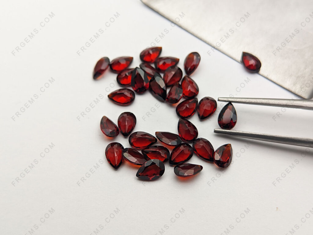 China-Natural-Genuine-Garnet-Red-Pear-Shape-faceted-Cut-6x4mm-loose-stones-Wholesale