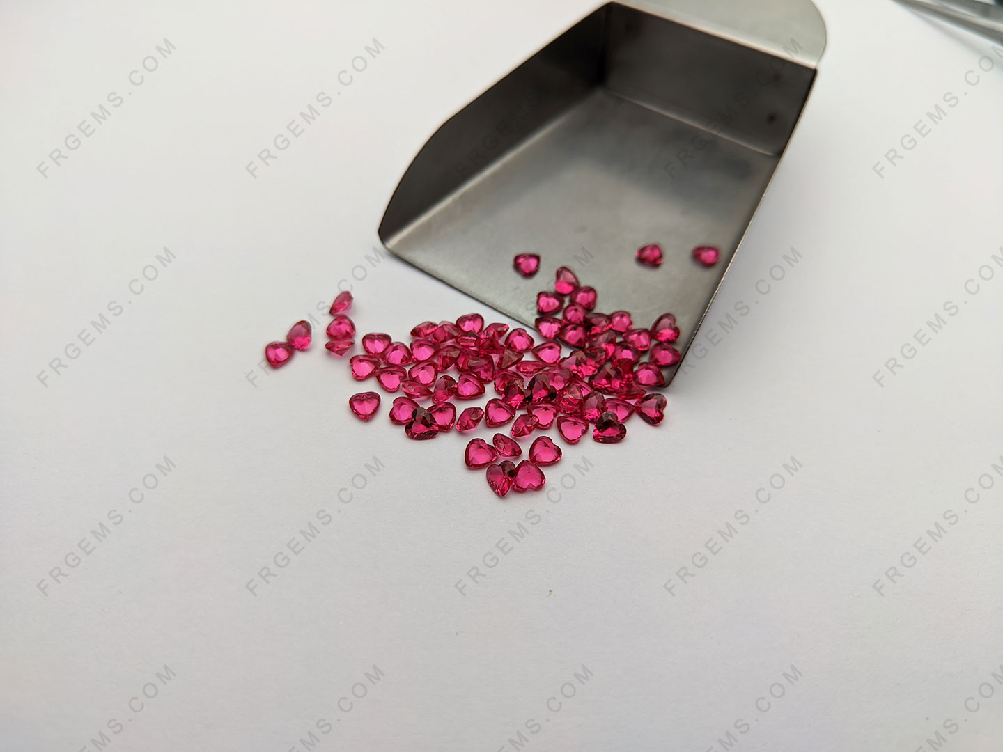 Wholesale Loose Nano Crystal Ruby Red Color 190/3# Heart shape Faceted Cut 4x4mm gemstones