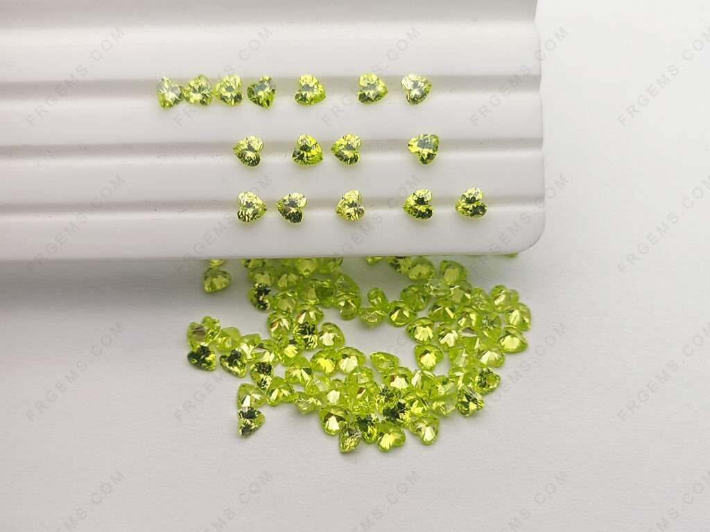 Loose-CZ-Cubic-Zirconia-Apple-Green-color-Heart-shaped-faceted-4x4mm-gemstones-China