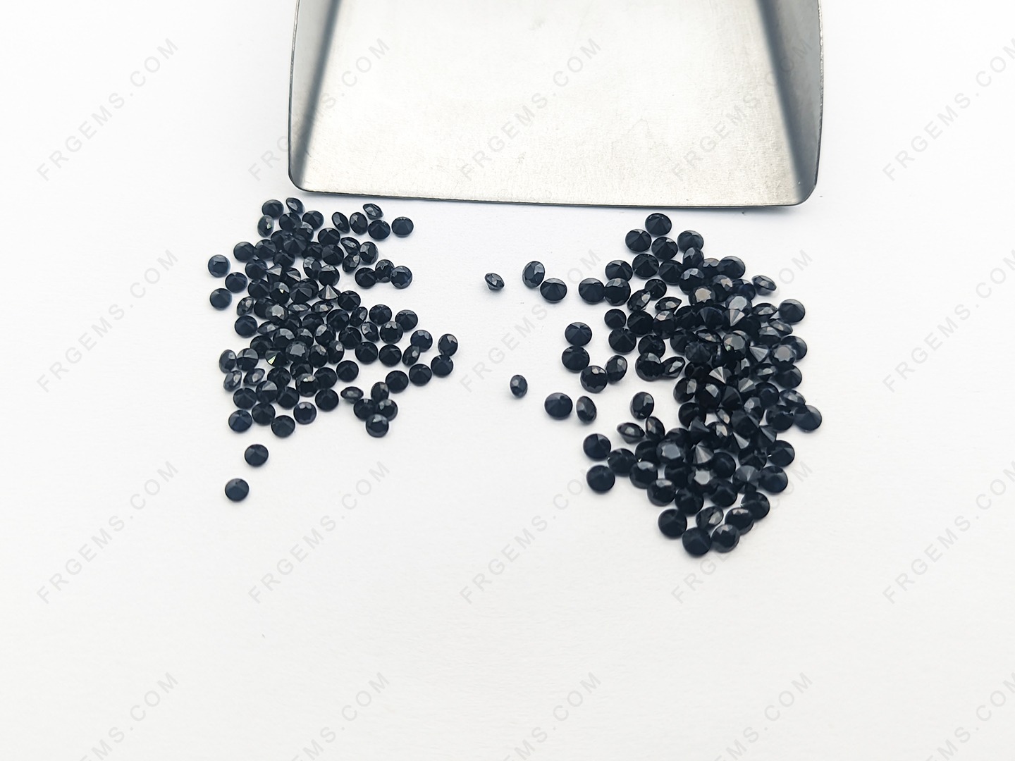 Wholesale Natural genuine Black sapphire Round faceted 2mm and 2.5mm gemstones from China