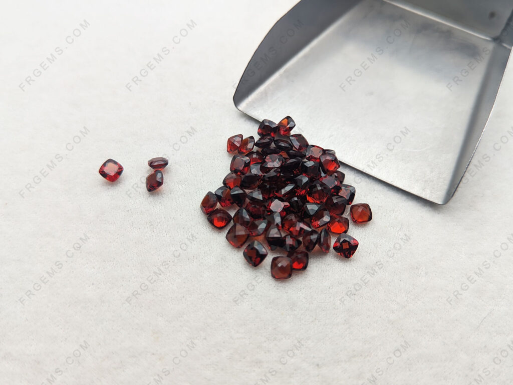 wholesale-Loose-Natural-Mozambique-Garnet-Red-color-Cushion-shape-4x4mm-gemstones-China