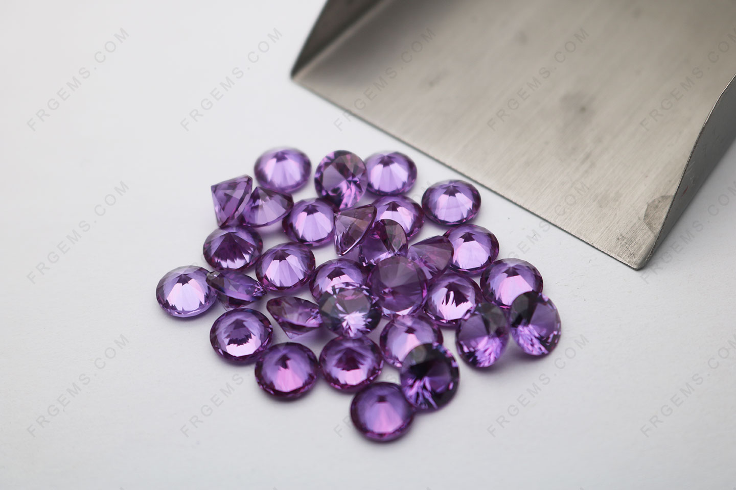 Buy Loose Synthetic Alexandrite Color change Corundum 46# Round shape faceted cut 8mm gemstones from China