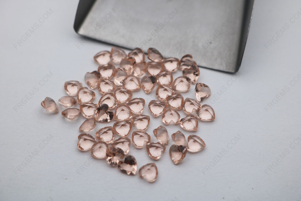 Glass-Peach-Morganite-Champagne-color-T12-Heart-shape-Faceted-5x5mm-Loose-gemstones-wholesale-from-China-IMG_6888