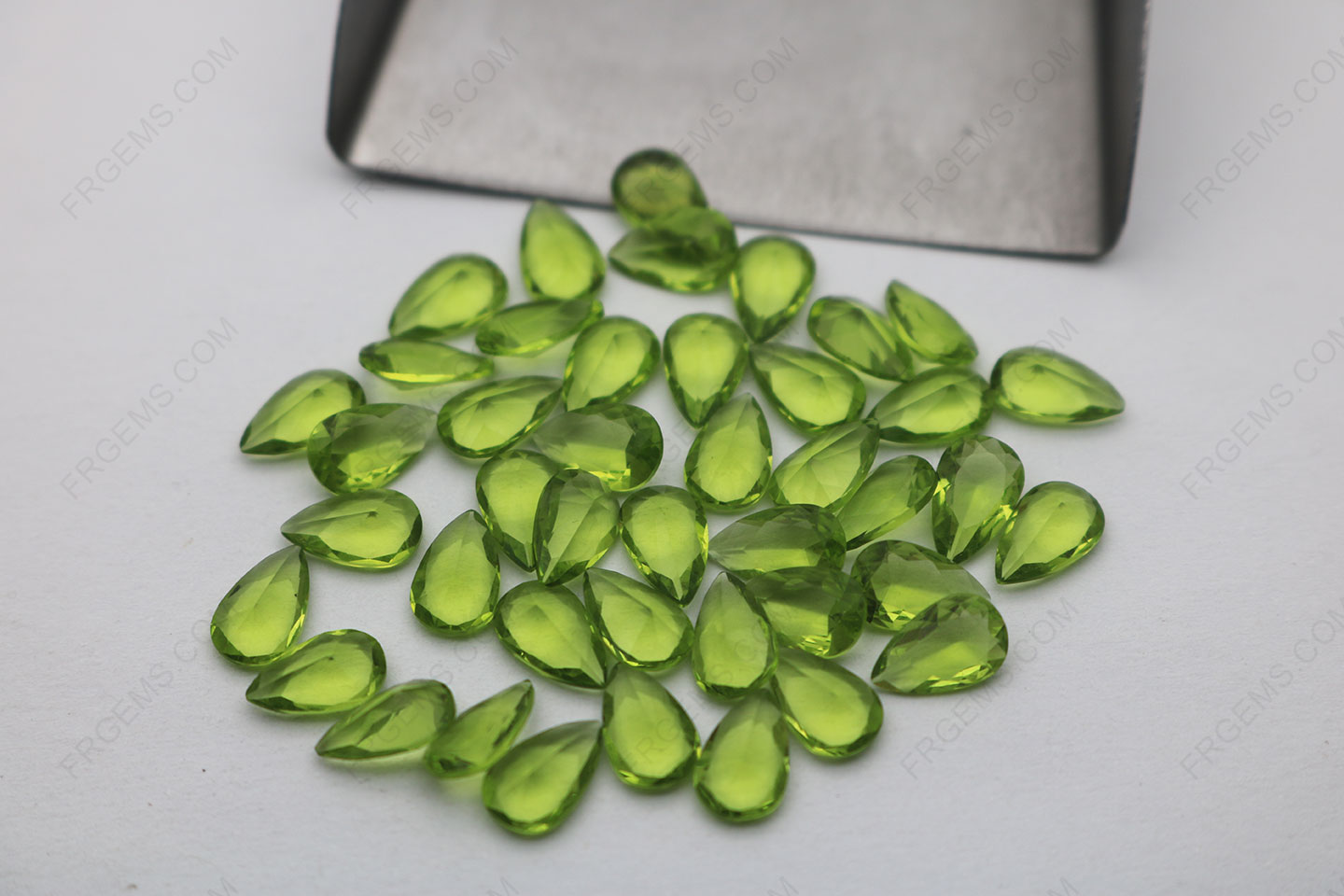 Glass Peridot Color BG128#  Pear shape Faceted cut 8x5mm Loose gemstones supplier in China