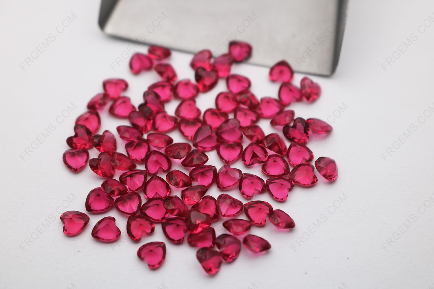 Glass Ruby Red BR502# Heart shape Faceted cut 5x5mm Loose gemstones Suppliers in China