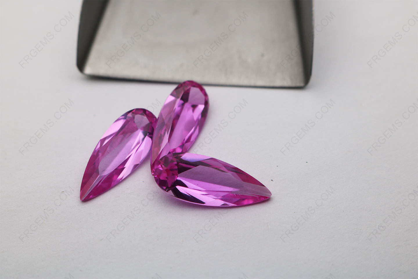High Quality of Synthetic Corundum Pink Sapphire 2# color Pear Shape Faceted 22x9mm gemstones