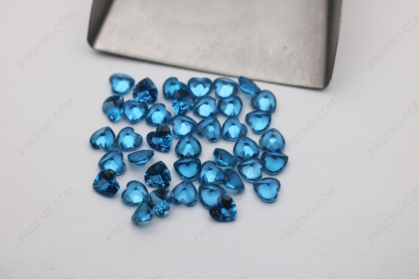 Synthetic Spinel Swiss blue 119# Color Heart shape Faceted cut 5x5mm Loose gemstones Suppliers in China