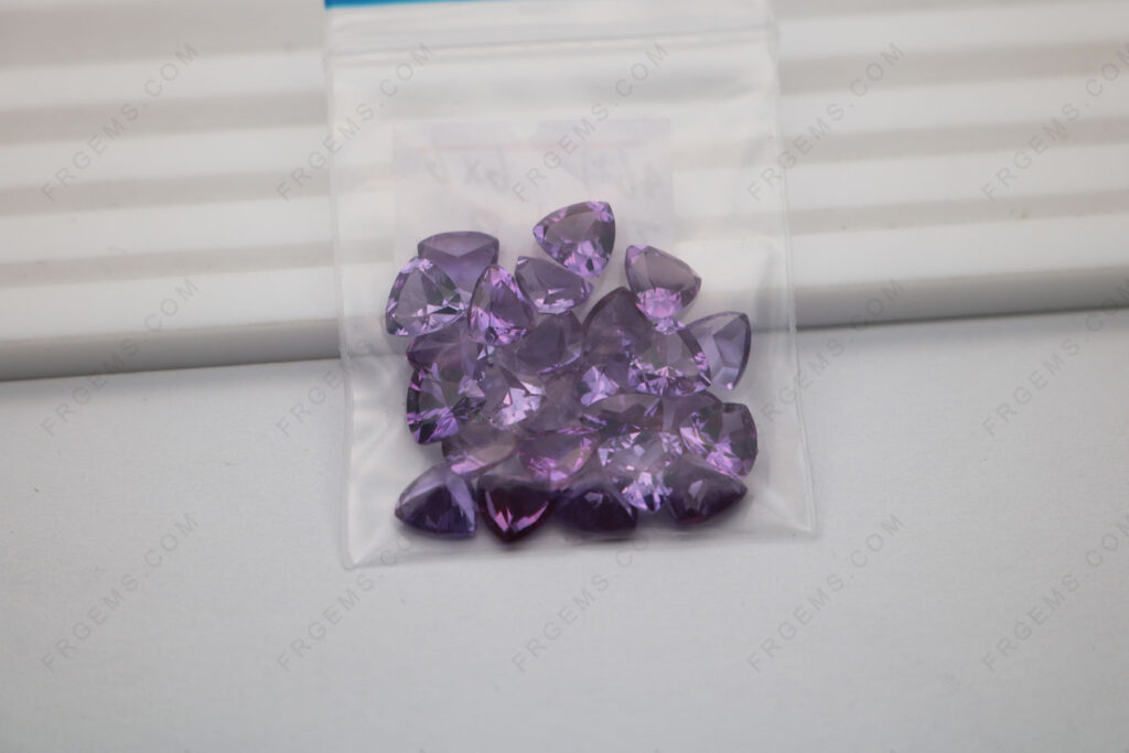 Loose-Synthetic-Alexandreite-46#-color-Trillion-shape-faceted-cut-6x6mm-gemstones-Wholesale-Manufacturer-IMG_6725