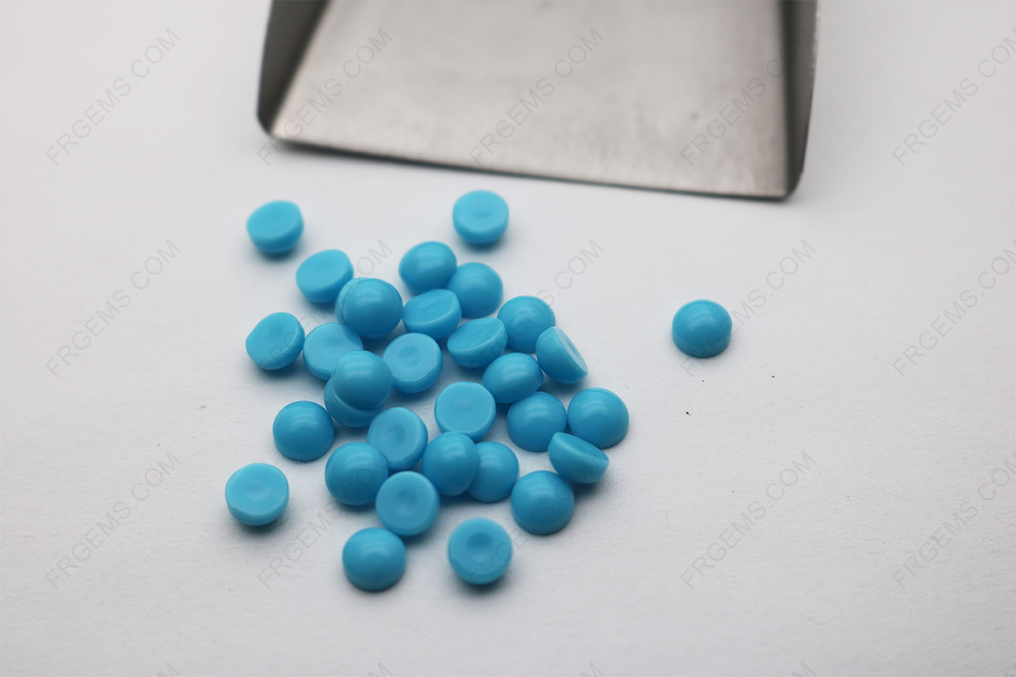 Glass Synthetic Turquoise Blue color Round shape cabochon 5mm Loose gemstones wholesale