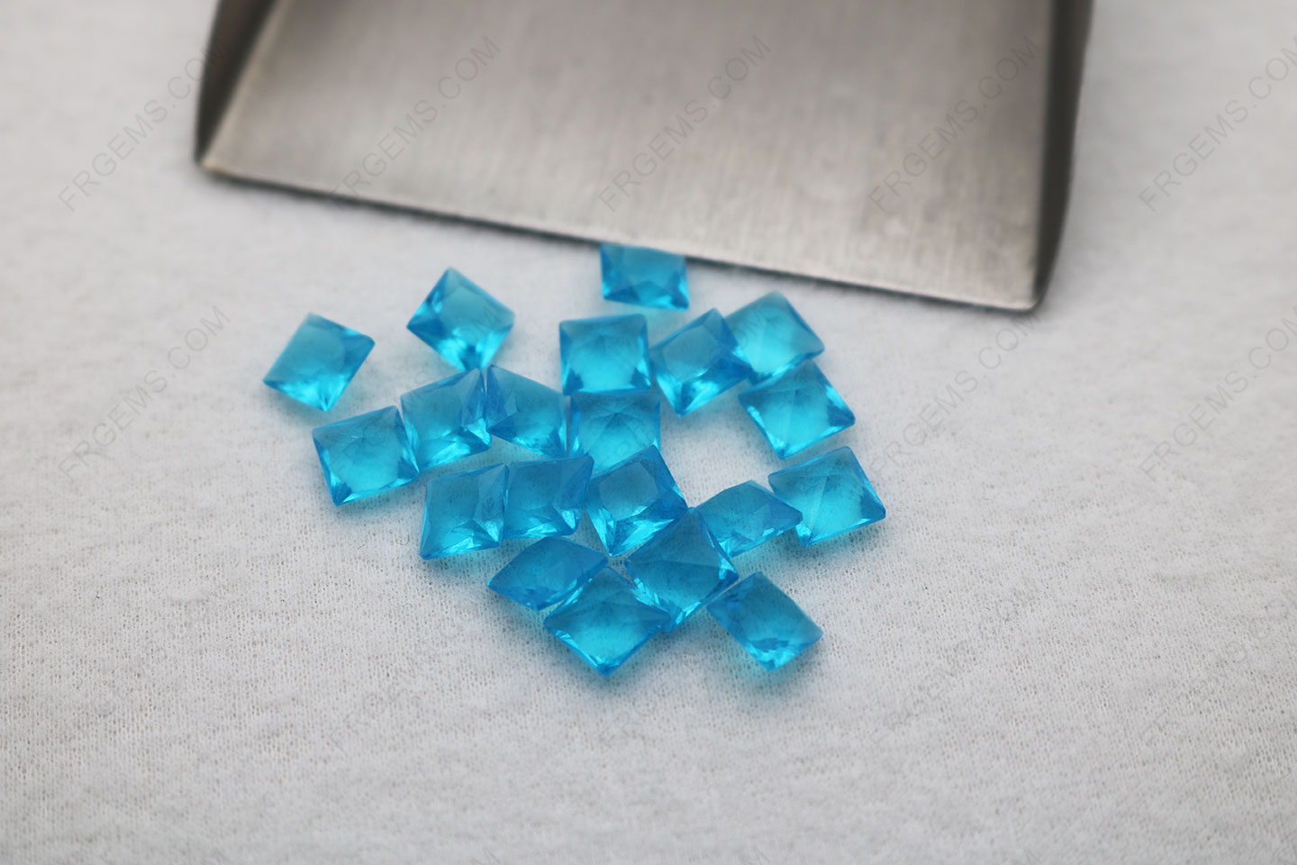 Glass Swiss blue Color BA316# Square Shape Princess Cut 6x6mm Loose gemstones Wholesale from China