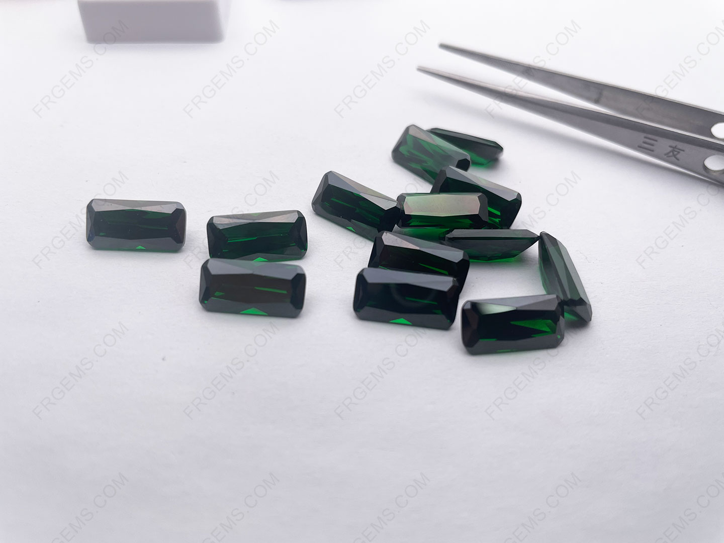 Emerald Green Dark Color Cubic Zirconia Octagon Radiant Cut 14x7mm gemstones Wholesale