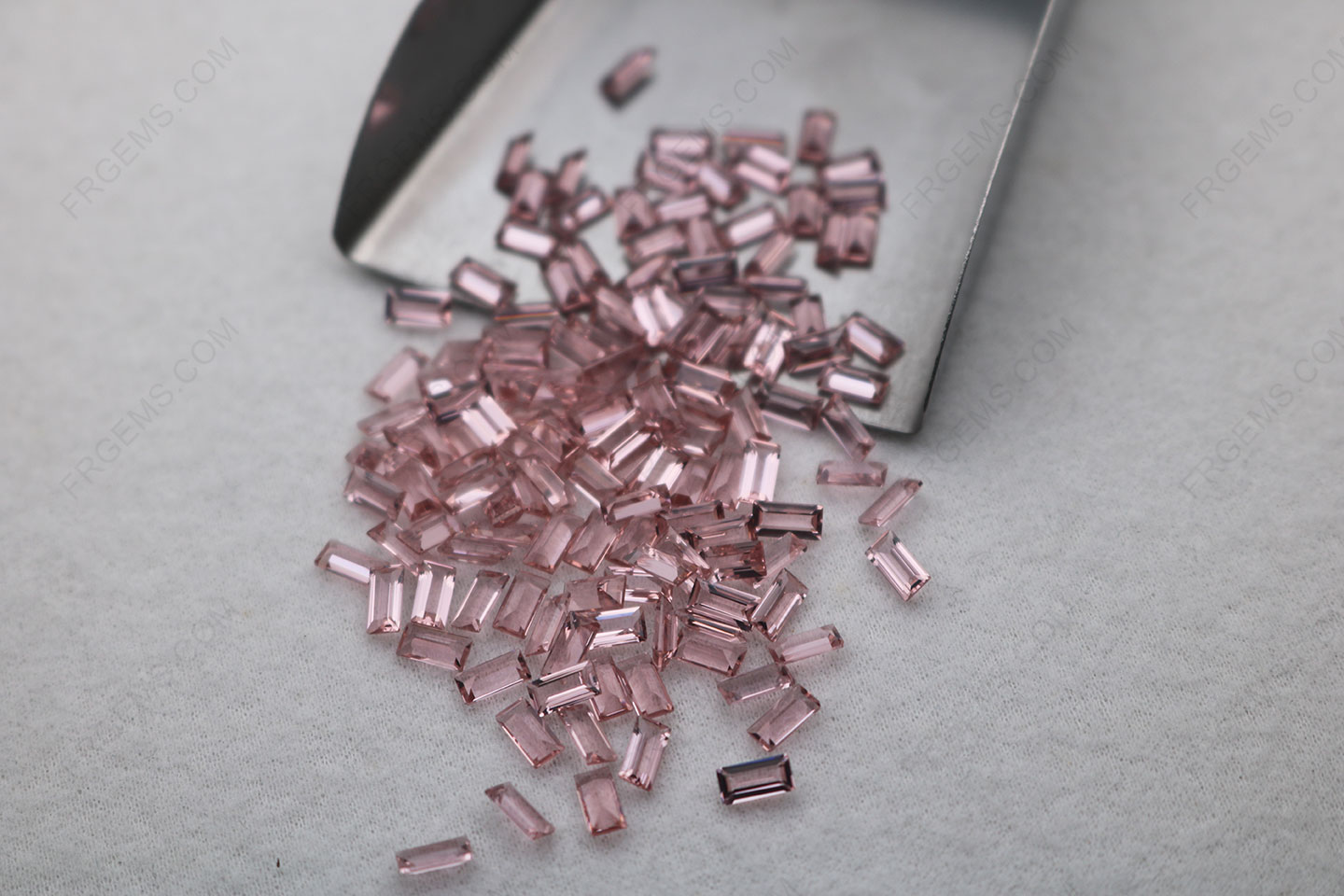 Wholesale Nano Crystal Morganite 182# color Rectangle Step cut 5x2.5mm Loose gemstones China