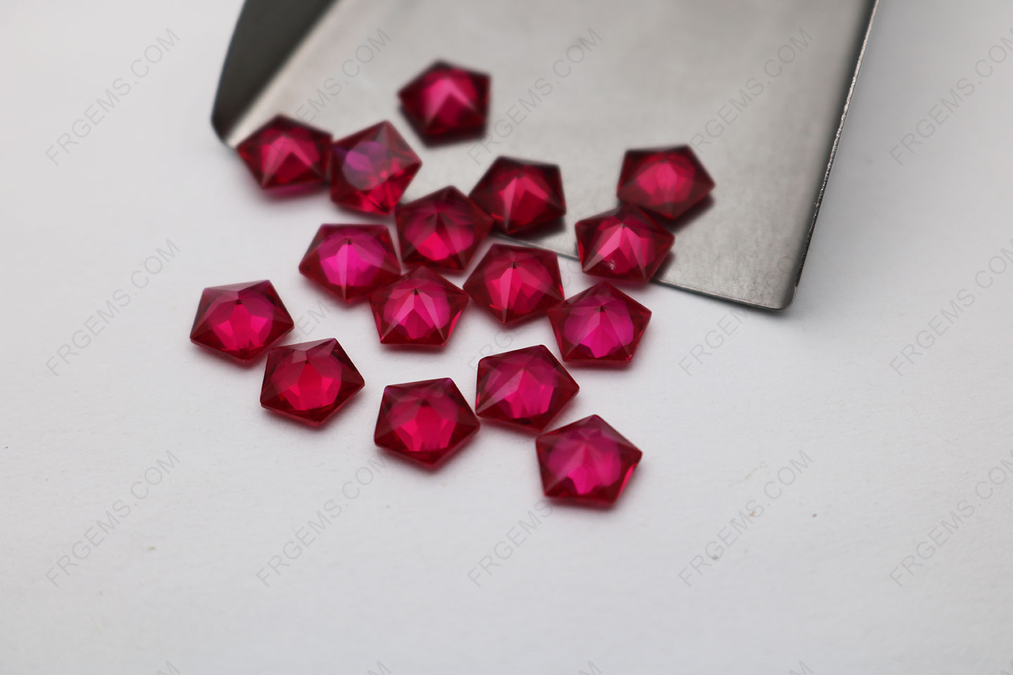 Pentagon Shape Ruby Red dark color 7# Corundum Ruby Red faceted cut 7.5x4.65mm gemstone