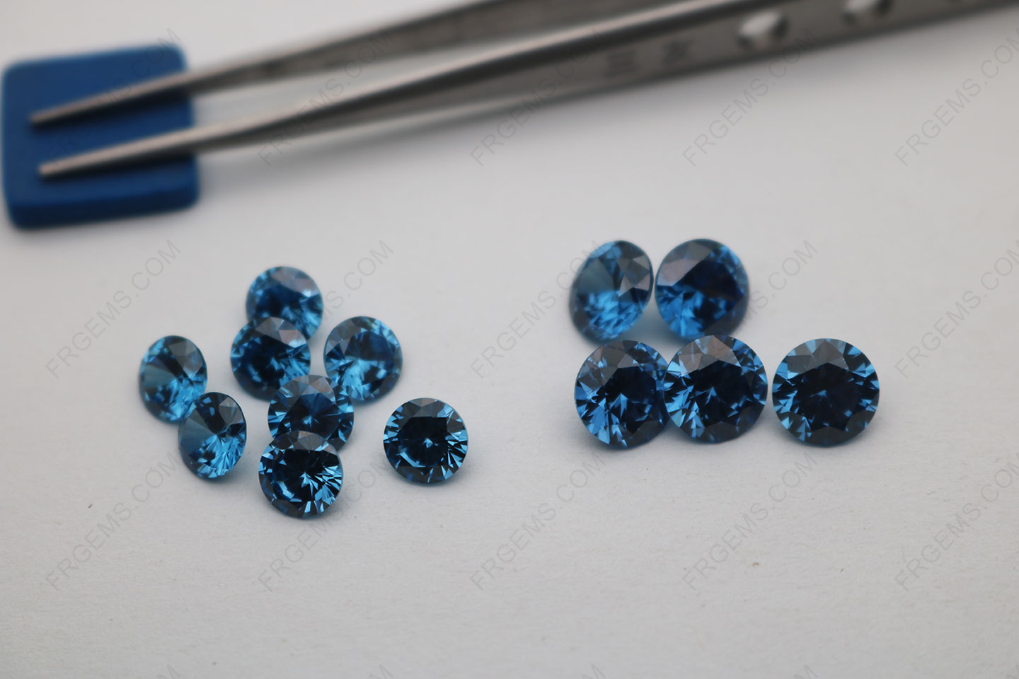 Bulk wholesale Loose Cubic Zirconia Blue Zircon Round 7.50mm Loose Gemstones from China