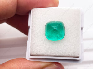 Lab-Grown-Hydrothermal-Emerald-Colombia-Green-Sugar-loaf-Shape-10x10mm-with-Inclusions-gemstones-bulk-wholesale-IMG_1960
