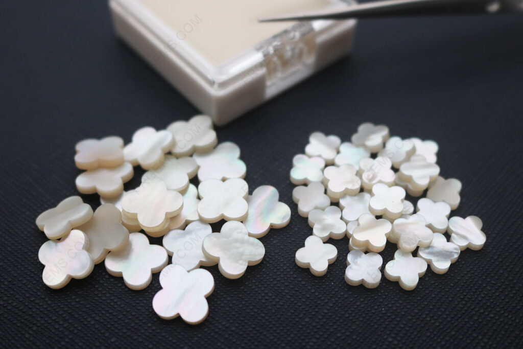 Wholesale-Natural-Mother-of-Pearl-White-Color-Four-leaf-Clover-12x12mm-Loose-gemstones-China-IMG_7391