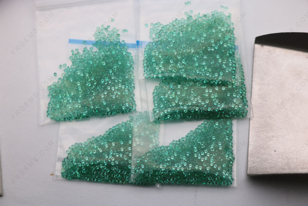 Bulk-wholesale-Lab-Grown-Emerald-Green-Zambian-Green-Color-Round-Shape-Melee-size-faceted-1.25mm-loose-Gemstones-China-IMG_7663