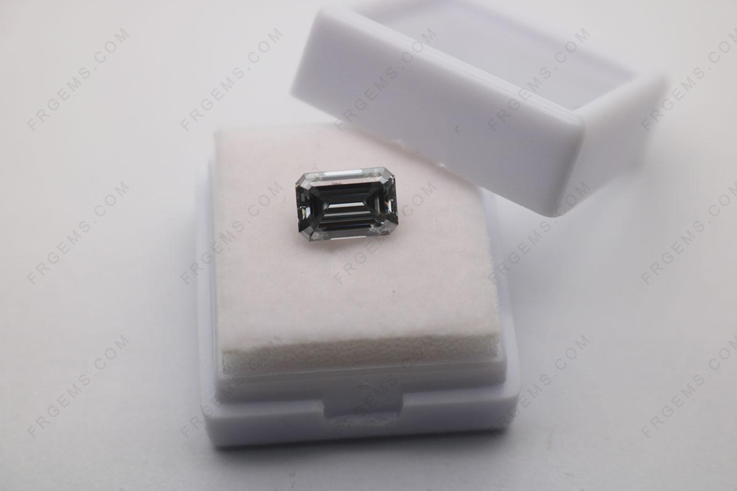 Best Quality Moissanite Grey Color Emerald cut 10x7mm faceted loose Gemstones Wholesale China