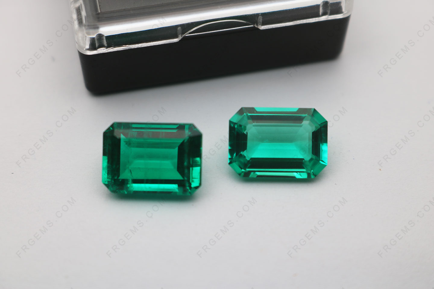 Lab Emerald Green Colombia Green color With Inclusion Emerald cut 14x10mm Loose Gemstones