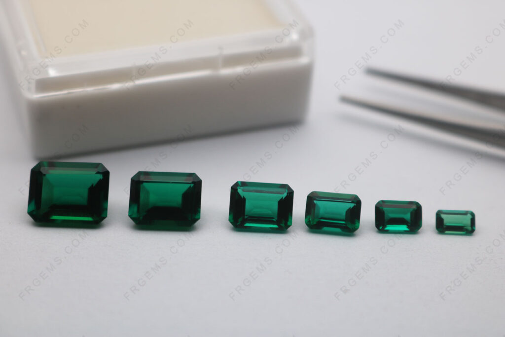 Lab-Emerald-Zambia-Green-color-Octagon-Shape-Emerald-Cut-Loose-Gemstones-Suppliers-in-China-IMG_7738