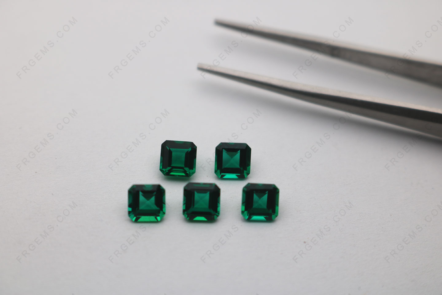 Hydrothermal Lab Emerald Zambia Green color Square Octagon Step Cut 5x5mm Loose Gemstones China Manufacturer