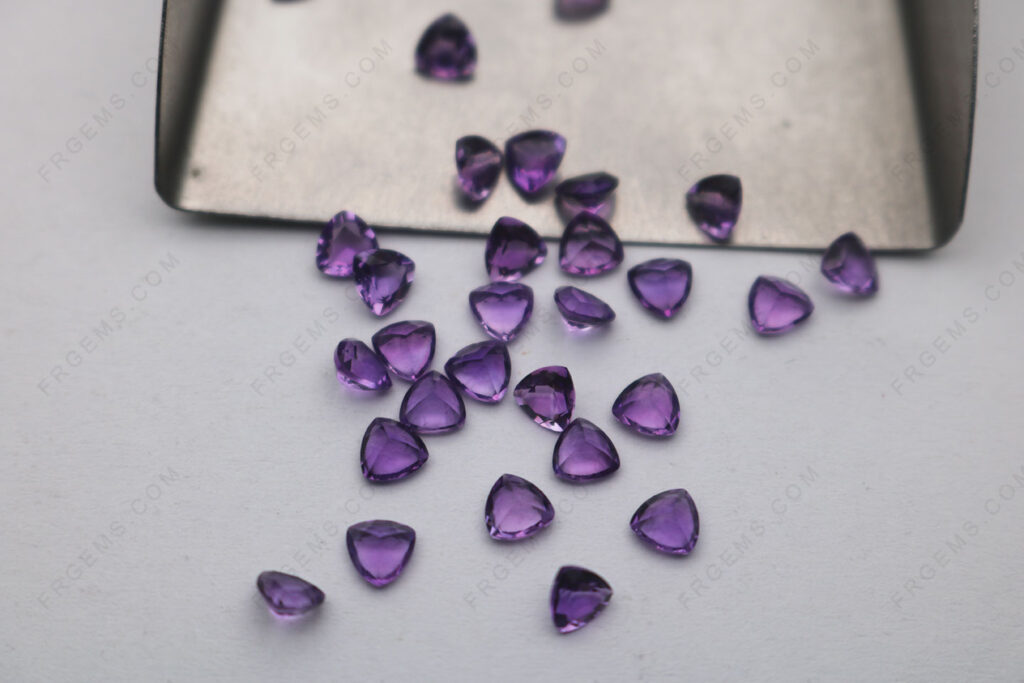 Natural-Genuine-South-Africa-Amethyst-Trillion-Shape-Faceted-cut-4x4mm-loose-Stones-Suppliers-in-China-IMG_7891