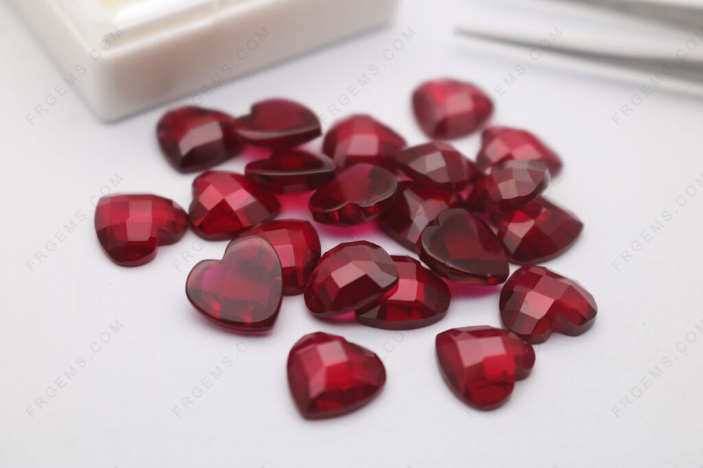 Synthetic-Ruby-Red-Corundum-8#-Dark-Color-Heart-Shape-checkerboard-top-flat-bottom-cut-10x10mm-Suppliers-China-IMG_7899