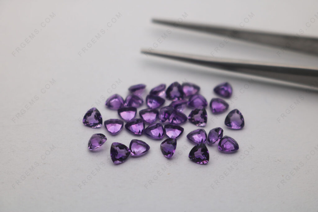 Wholesale-Natural-Genuine-South-Africa-Amethyst-Trillion-Shape-Faceted-cut-4x4mm-loose-gemstones-From-China-IMG_7892