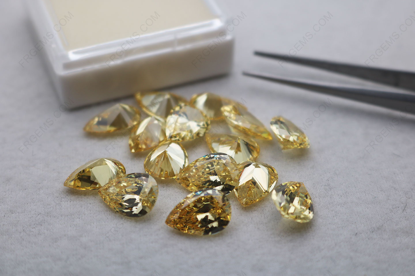 Bulk Wholesale 5A Best quality Cubic Zirconia Canary Yellow Color Pear Shape 13x9mm Loose Gemstones