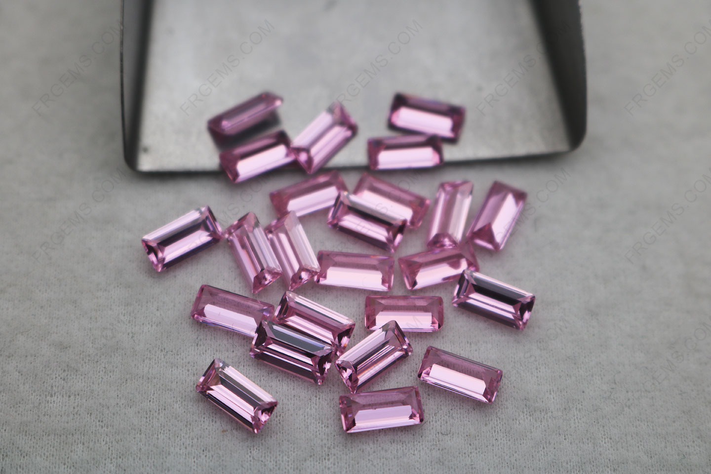 Loose cubic zirconia Pink Color Shade Baguette shape step cut 4x8mm loose Gemstones Wholesale China