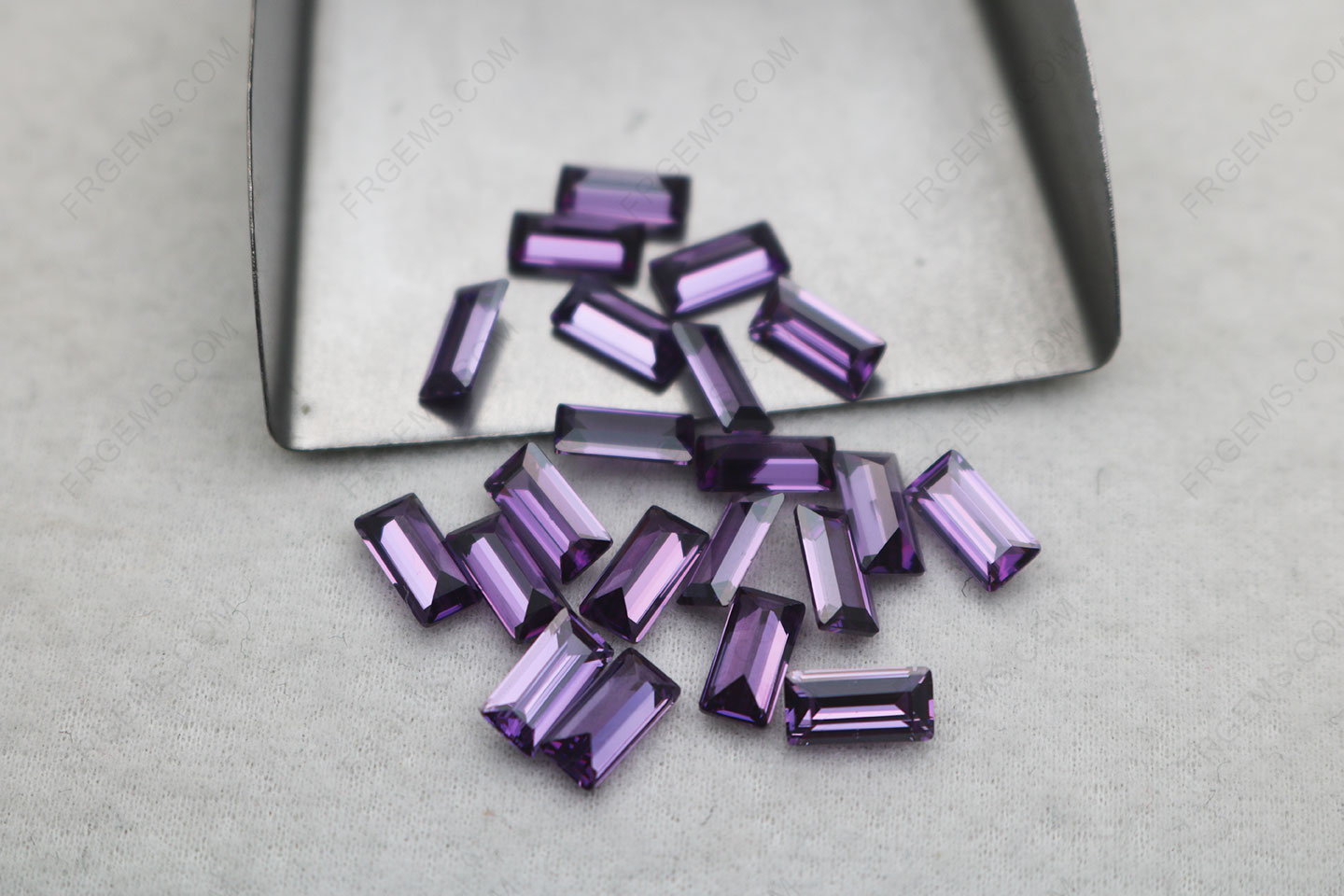 Cubic zirconia Amethyst Color Baguette shape step cut 4x8mm loose Gemstones China Suppliers