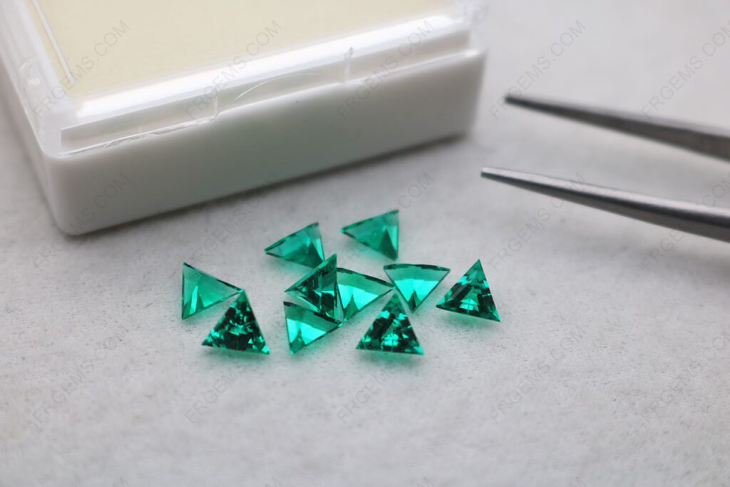 Lab-Emerald-Green-Colombia-Green-Color-Triangle-Faceted-5x5mm-with-inclusions-Loose-gemstones-Suppliers-In-China-IMG_7934