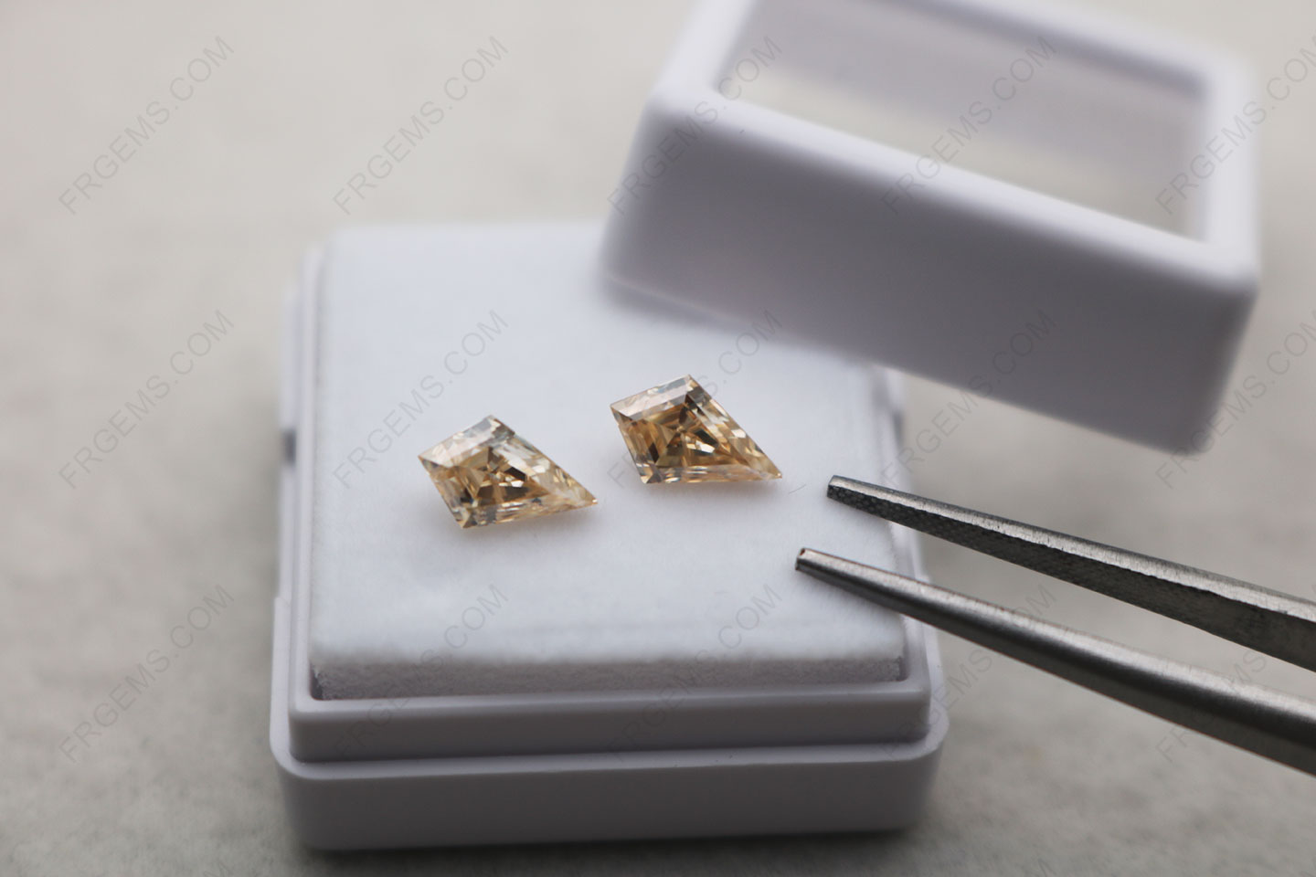 Best Quality Moissanite Champagne Color Kite Shape Step cut 8x5mm faceted loose Gemstones Wholesale China