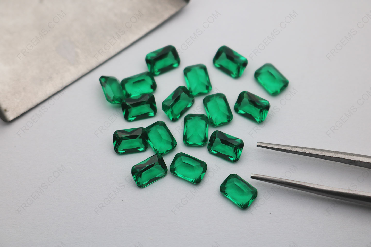 Nano Crystal Emerald green light color 113# Octagon shape Radiant Cut 7x5mm loose gemstones
