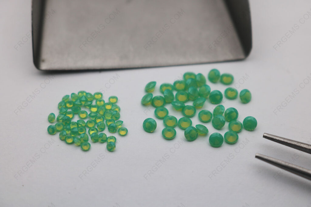 Chrysoprase-Green-color-Round-faceted-cut-2mm-and-3mm-gemstones-Suppliers-IMG_8165