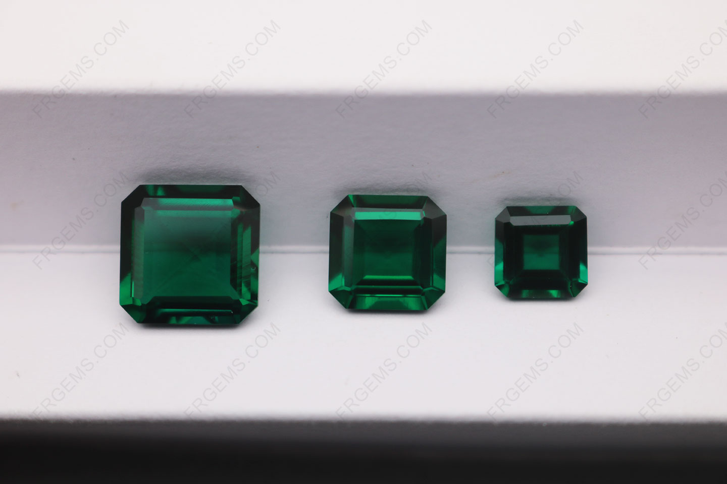 Hydrothermal Lab Emerald Zambia Green color Square Emerald Cut Loose Gemstones China Manufacturer