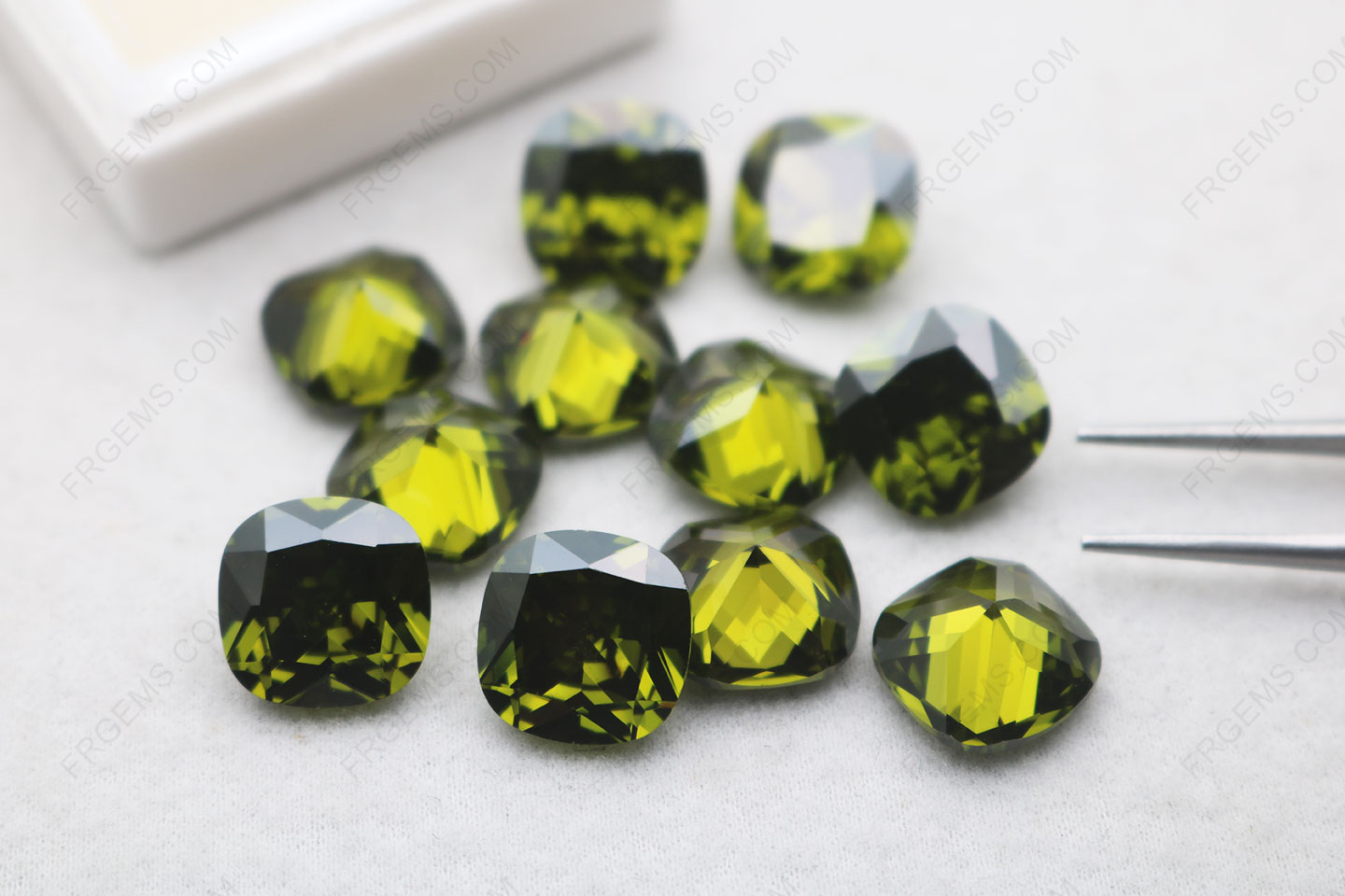 Loose Cubic Zirconia Peridot Light Color Cushion faceted 12x12mm gemstones bulk wholesalers