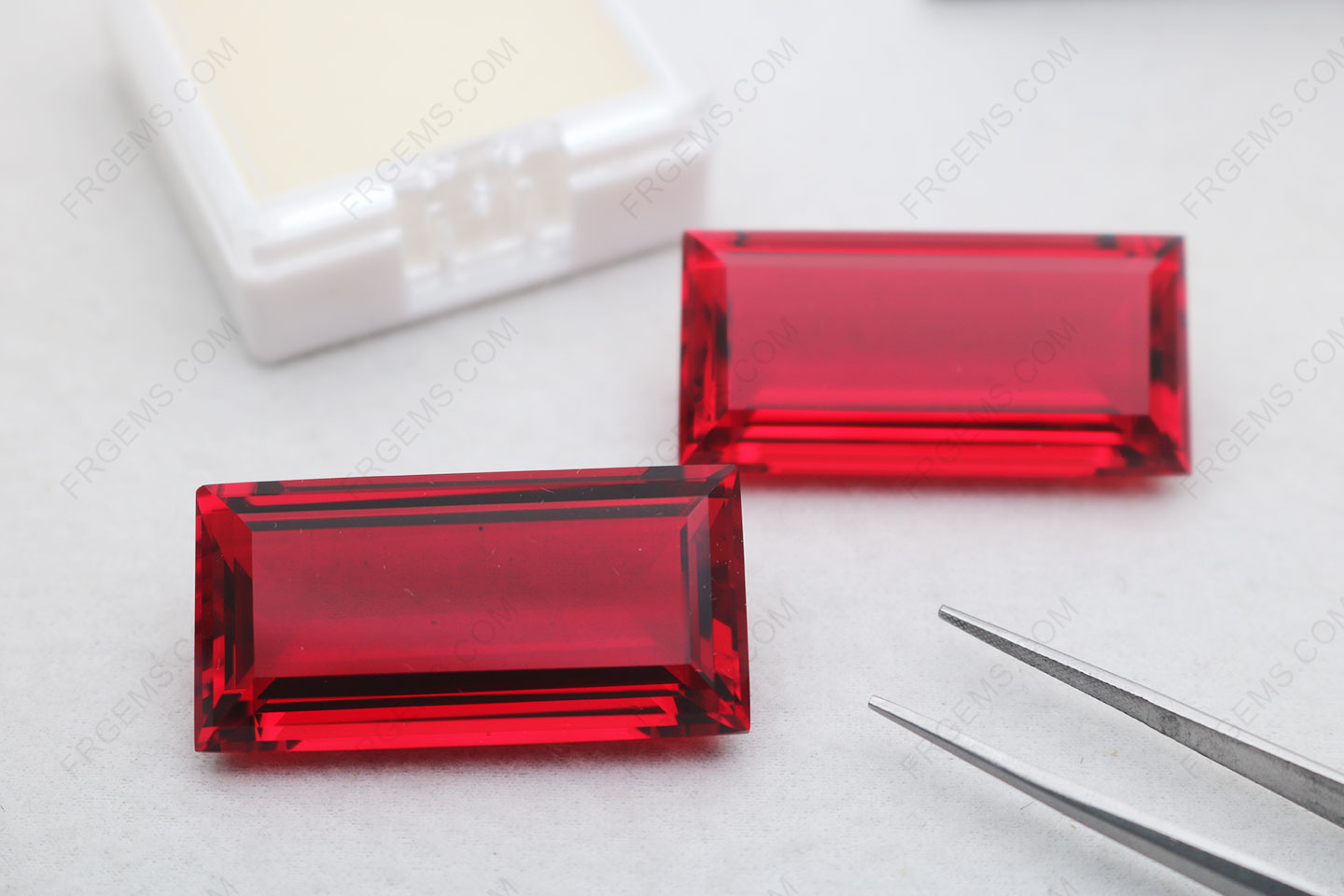 Glass Red Color BR105# Large size Baguette shape step cut 40x20mm Loose gemstones Suppliers