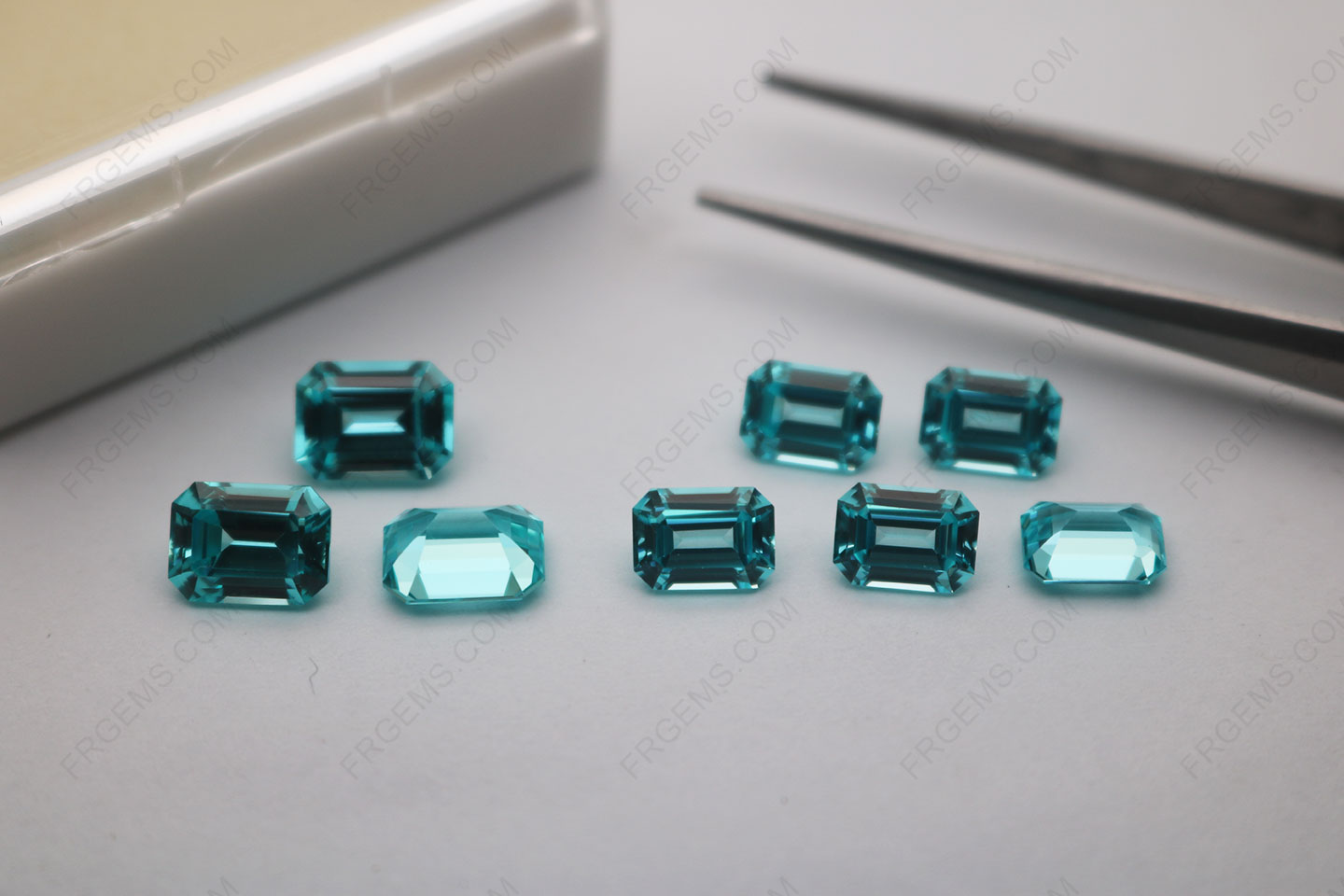 Lab Grown Paraiba Color Octagon Emerald 8x6mm and 7x5mm Loose Gemstones Manufactuers