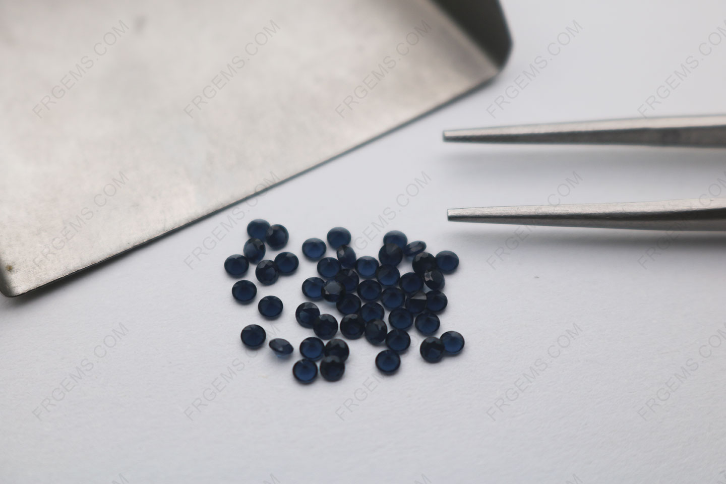 Wholesale Nano Crystal Night Blue 1280# Color Round shape Faceted cut 2.00mm Loose gemstones